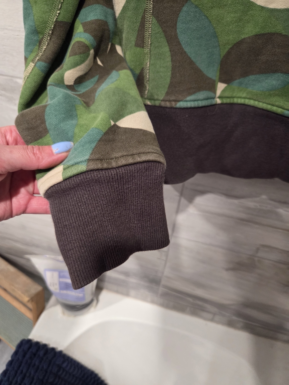 Rare lululemon Scuba Hoodie Green Camo Size 8 - Picture 5 of 9